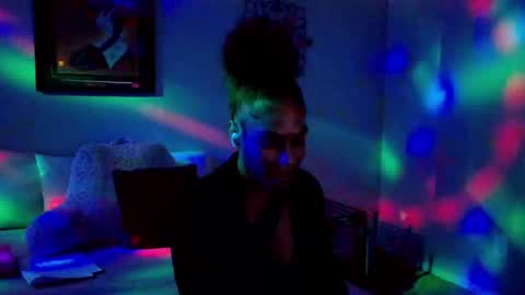 Yaya online show from February 2025 02:33:02 AM