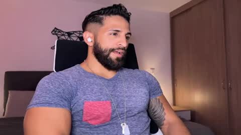 Snapshot of samdornan chatting on March 2025 12:53:01 AM Sam Dornan online show from March 2025 12:53:01 AM