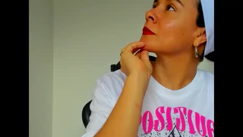 sam online show from November 2025 08:30:02 PM