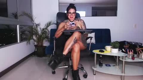 Sammy online show from January 2025 01:00:02 AM