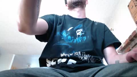 Snapshot of samthebully chatting on April 2026 11:33:02 PM SamTheBully online show from April 2026 11:33:02 PM
