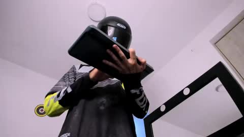   online show from April 2026 02:51:02 AM