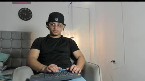 samxx_muscle online show from November 2025 01:44:01 PM