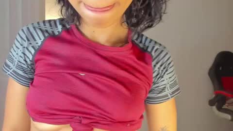 Hello I am absent due to a family calamity I will return soon-hola estoy ausente por un problema familiar volvere pronto. online show from February 2025 11:19:02 PM