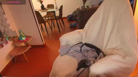 Snapshot of samy_jonnes_ chatting on June 2026 11:00:01 PM Hello I am absent due to a family calamity I will return soon-hola estoy ausente por un problema familiar volvere pronto. online show from June 2026 11:00:01 PM