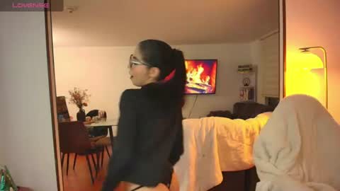 Snapshot of samy_jonnes_ chatting on June 2026 01:05:01 AM Hello I am absent due to a family calamity I will return soon-hola estoy ausente por un problema familiar volvere pronto. online show from June 2026 01:05:01 AM