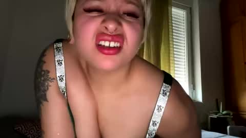 Samymoon online show from April 2026 08:06:01 AM