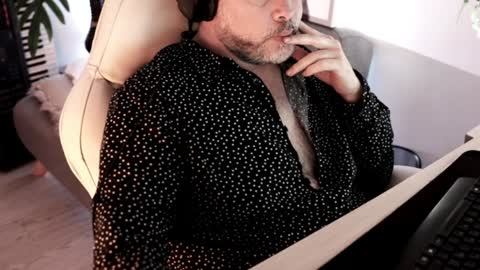 Sanders online show from January 2025 01:53:02 AM