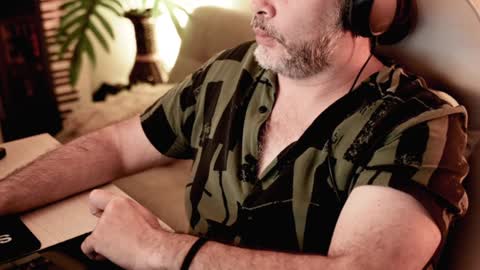 Sanders online show from January 2025 03:25:02 AM