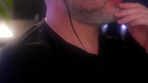 Sanders online show from October 2025 05:15:01 AM