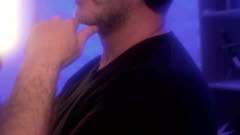 Sanders online show from November 2025 02:45:01 AM