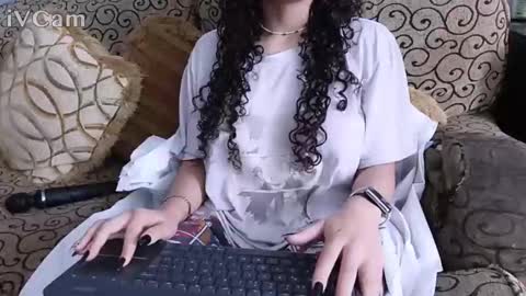 sandi online show from April 2026 02:43:01 PM