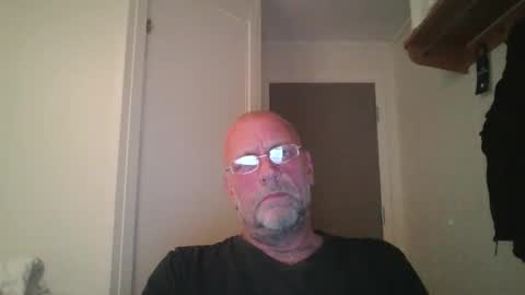 sandnesrune523 online show from October 2025 05:46:01 PM