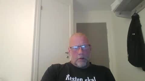 Snapshot of sandnesrune523 chatting on April 2026 06:12:01 PM sandnesrune523 online show from April 2026 06:12:01 PM