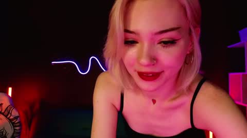 Sandy  online show from February 2025 04:05:01 AM