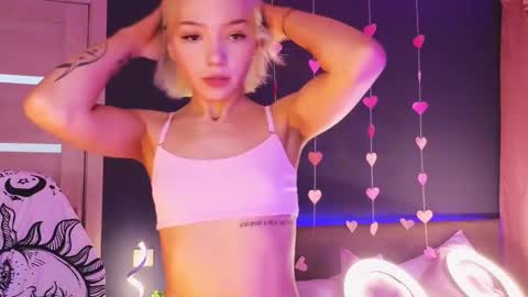 Sandy  online show from February 2025 01:22:01 AM