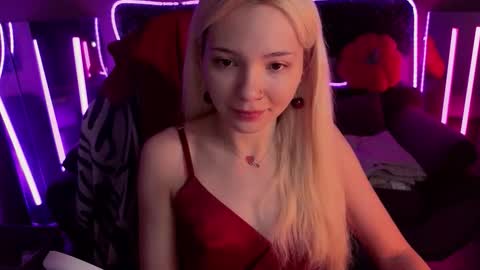 Sandy  online show from November 2025 02:21:01 AM