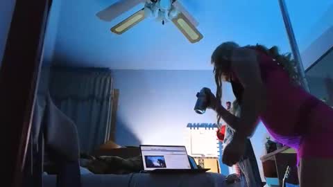 Sandra online show from April 2026 10:14:02 AM