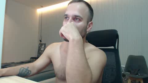 DeAlex online show from October 2025 07:55:01 PM