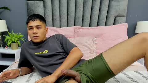 Snapshot of sandro_filipi chatting on September 2025 07:13:02 PM Sandro online show from September 2025 07:13:02 PM