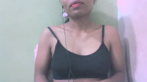 Snapshot of sandy735579 chatting on April 2026 03:33:02 AM sandy735579 online show from April 2026 03:33:02 AM