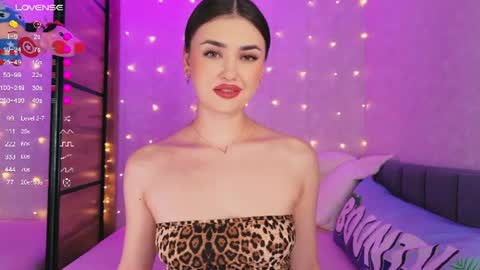 Snapshot of sandysweetie chatting on June 2026 05:45:01 AM Sandy online show from June 2026 05:45:01 AM