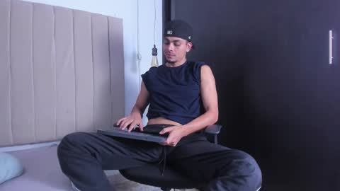 Santi online show from March 2026 10:16:02 PM