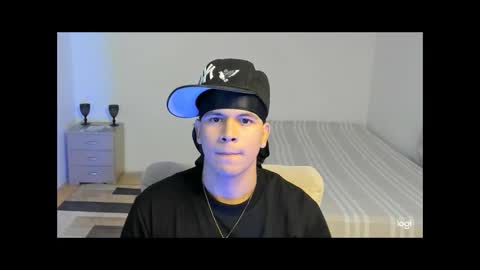 Snapshot of sant_wahlberg chatting on May 2026 10:15:02 PM Sant online show from May 2026 10:15:02 PM