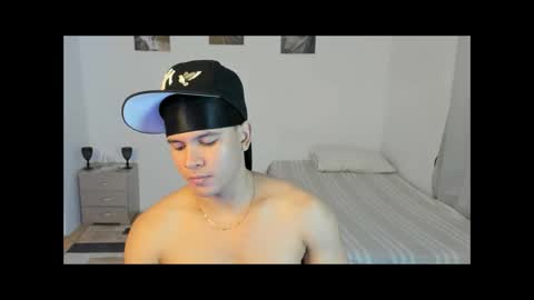 Snapshot of sant_wahlberg chatting on May 2026 02:08:02 AM Sant online show from May 2026 02:08:02 AM