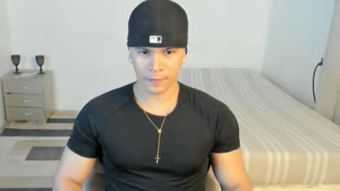 Snapshot of sant_wahlberg chatting on June 2026 01:32:02 AM Sant online show from June 2026 01:32:02 AM