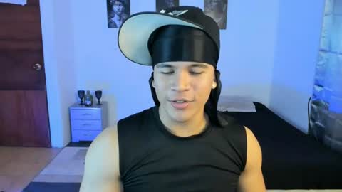 Snapshot of sant_wahlberg chatting on July 2026 10:56:02 PM Sant online show from July 2026 10:56:02 PM