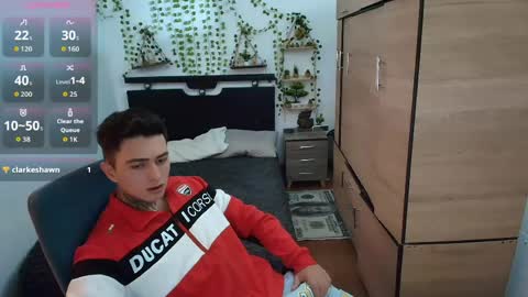 santi_ss online show from April 2026 05:18:01 PM