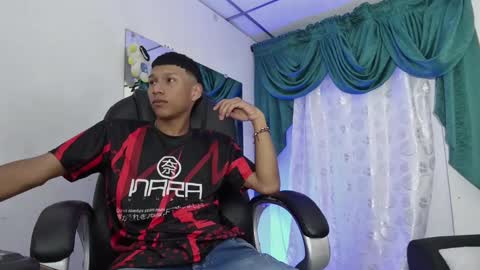 Snapshot of santiago_boyy chatting on March 2025 02:54:01 AM Thiago online show from March 2025 02:54:01 AM