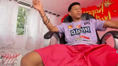 Snapshot of santiago_boyy chatting on November 2025 08:40:01 PM Thiago online show from November 2025 08:40:01 PM