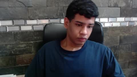 Snapshot of santiago_foxx chatting on November 2025 02:33:01 AM santi online show from November 2025 02:33:01 AM