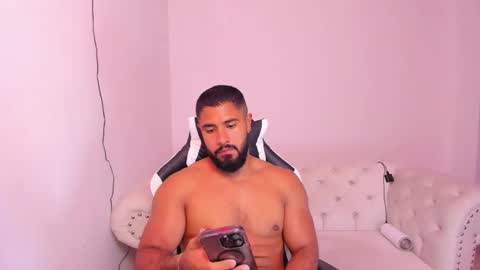 santiago_huntt online show from February 2025 11:42:01 PM