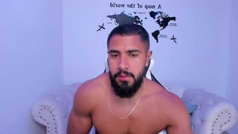 santiago_huntt online show from September 2025 12:38:02 PM