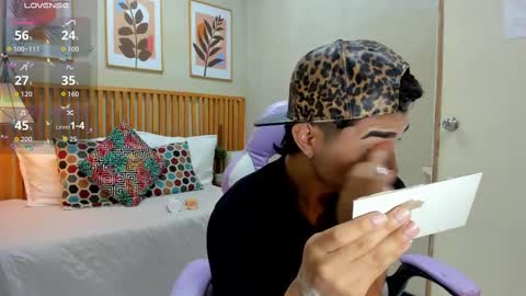 Snapshot of santiago_johnson_ chatting on September 2025 01:33:02 PM santiago_johnson_ online show from September 2025 01:33:02 PM