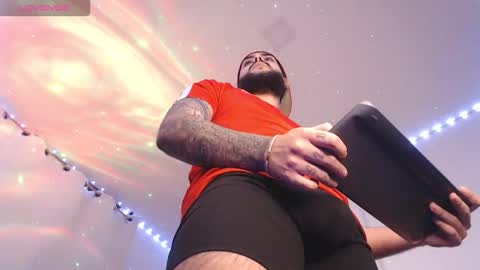 Santiago Hincapiie online show from March 2026 01:10:01 AM