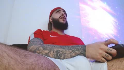 Santiago Hincapiie online show from April 2026 01:34:02 AM