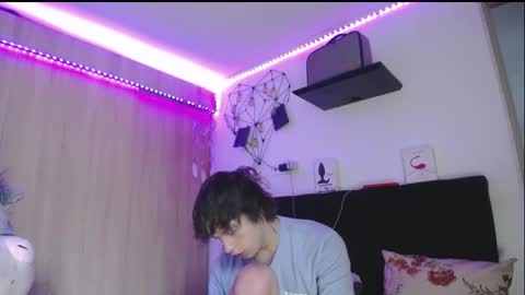 Santii online show from March 2026 12:27:01 PM