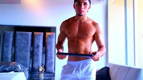 Snapshot of santin_seans chatting on May 2026 06:09:01 PM Santiago Seans online show from May 2026 06:09:01 PM