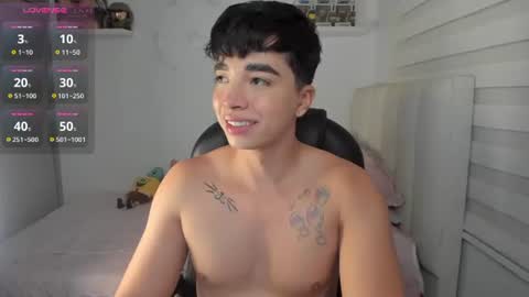 Snapshot of santy7u7 chatting on June 2026 01:28:01 PM Mr. Santiago online show from June 2026 01:28:01 PM