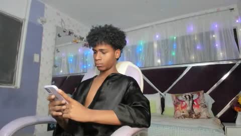 Snapshot of santy_bigcock_01 chatting on March 2026 11:57:01 AM santy online show from March 2026 11:57:01 AM