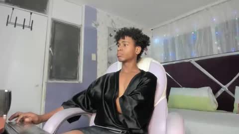 Snapshot of santy_bigcock_01 chatting on March 2026 12:08:01 PM santy online show from March 2026 12:08:01 PM