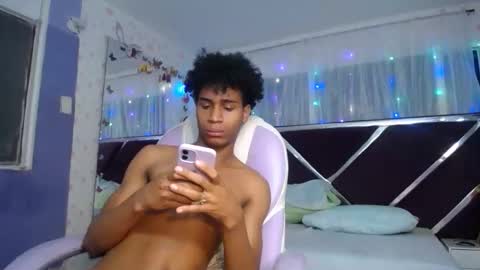 Snapshot of santy_bigcock_01 chatting on April 2026 01:41:01 PM santy online show from April 2026 01:41:01 PM
