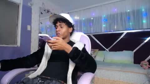 Snapshot of santy_bigcock_01 chatting on April 2026 02:00:02 PM santy online show from April 2026 02:00:02 PM