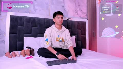 Santiago Carrington online show from March 2026 09:49:02 PM