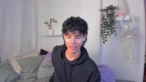 kitty online show from February 2026 12:37:02 AM