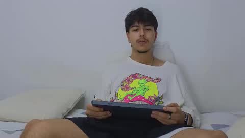 Snapshot of santybig18 chatting on November 2025 05:17:01 AM santybig18 online show from November 2025 05:17:01 AM